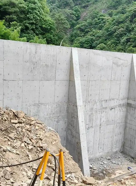 大同广灵县重力式挡土墙